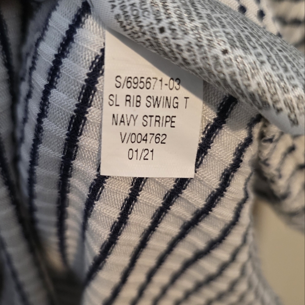 ⭐️40% Off⭐️ Old Navy Striped Tank Top Bundle - Picture 10 of 11